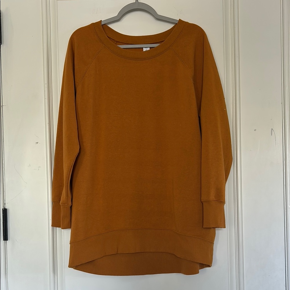 old navy oversized crewneck sweater
